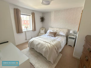 Bedroom- click for photo gallery